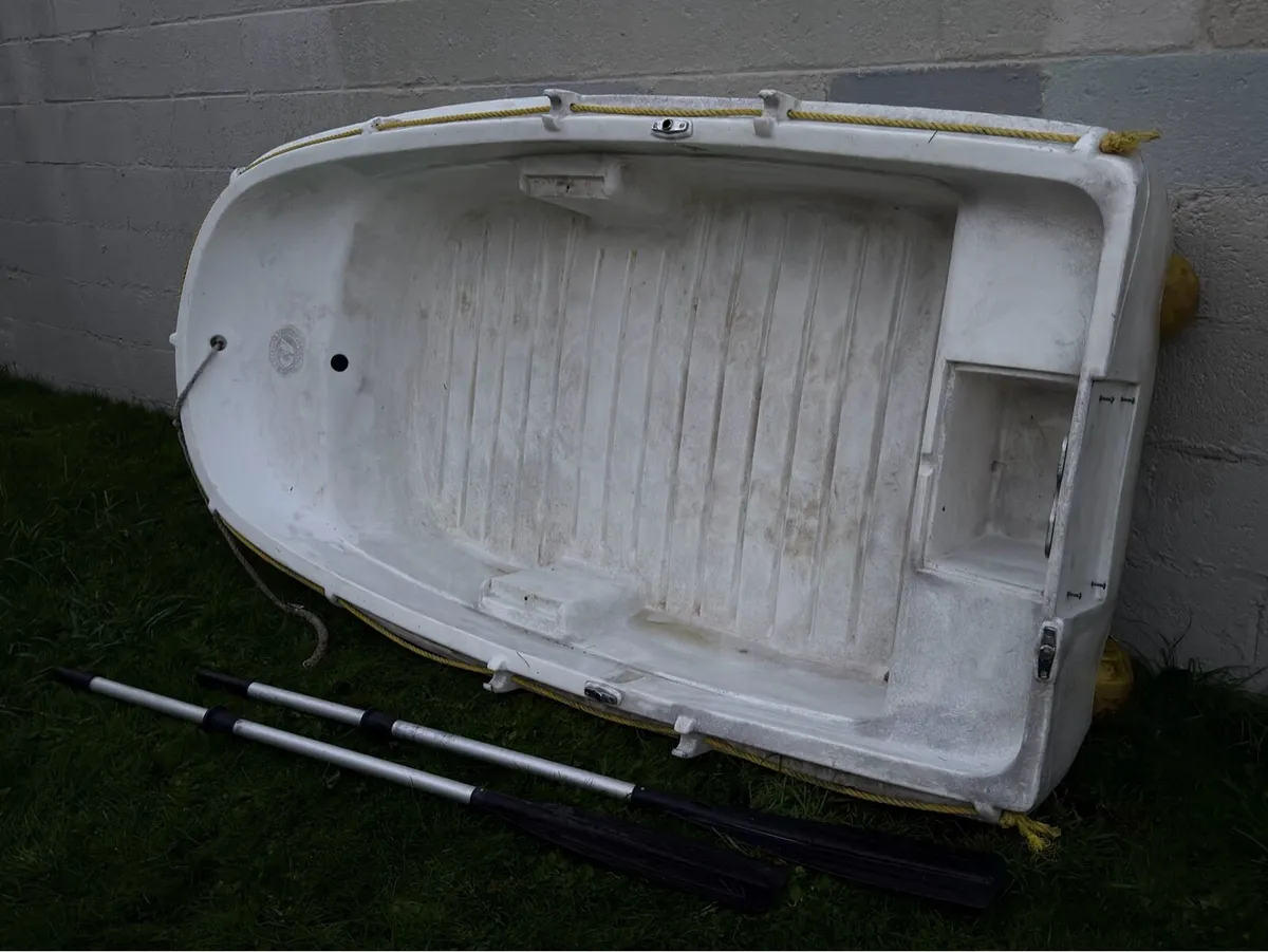 8 ft plastic dinghy - Image 2