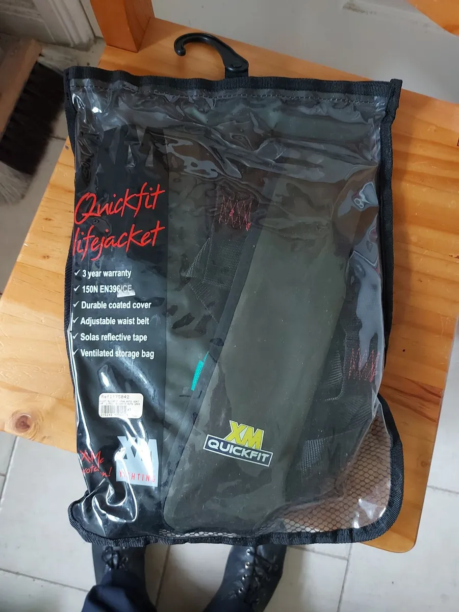 NEW SEALED Quickfit Yachting LifeJacket, - Image 1