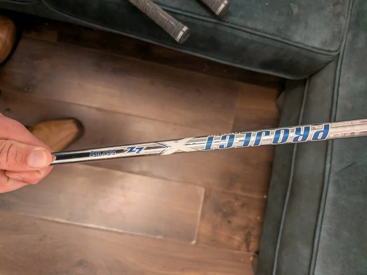 Titleist 620CB 4-PW project x lz 5.5 shaft - Image 4