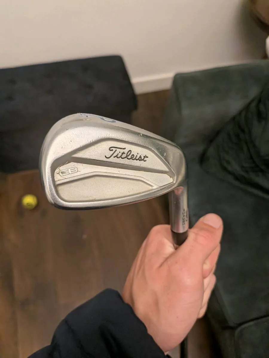 Titleist 620CB 4-PW project x lz 5.5 shaft - Image 1