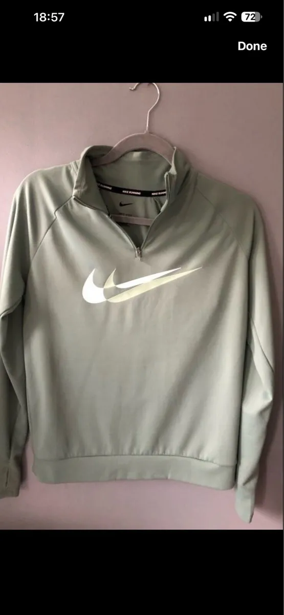Ladies Nike sweater size XS €10 - Image 1
