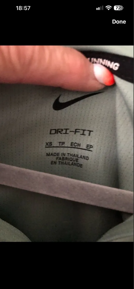 Ladies Nike sweater size XS €10 - Image 3
