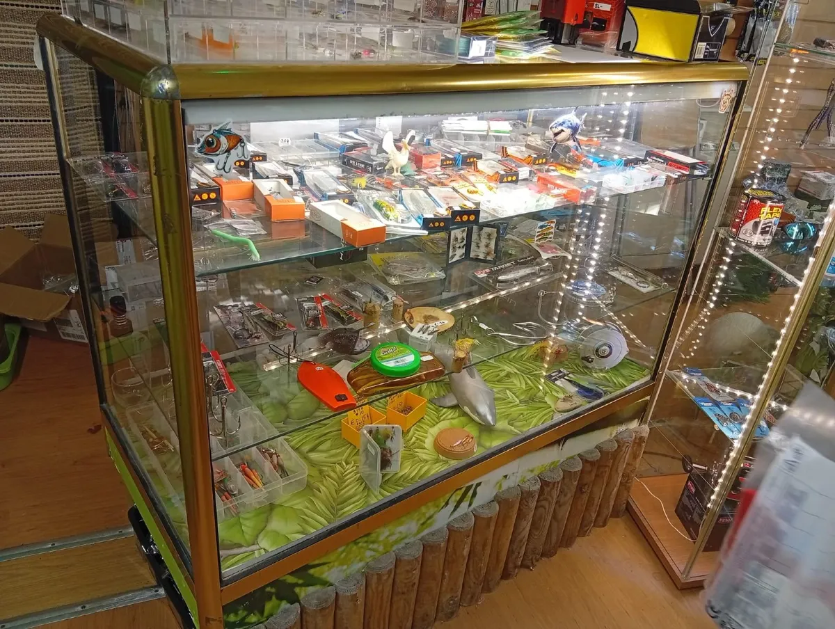 Glass display cabinet