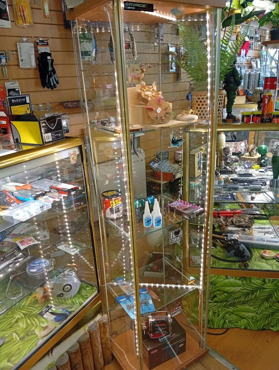 Glass display cabinet