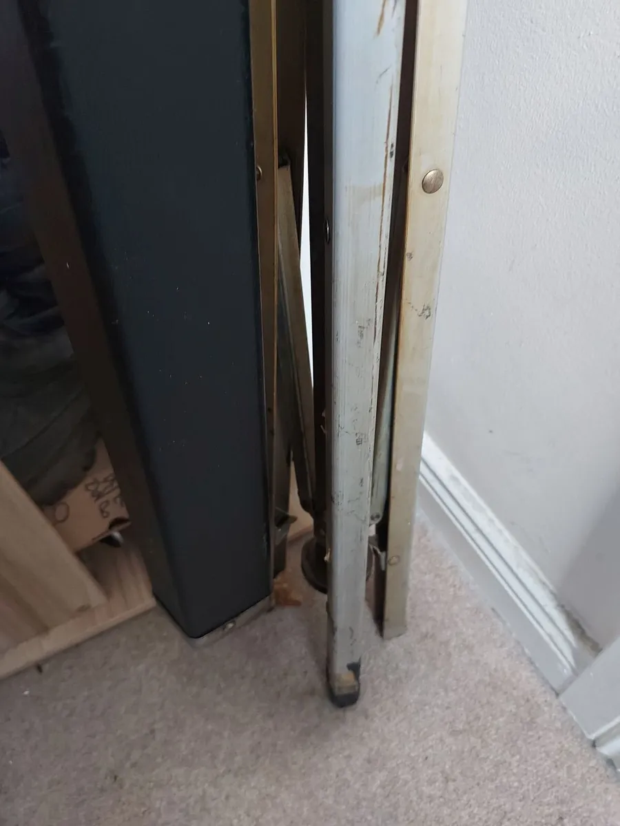 Vintage Projector screen, in very good working - Image 3