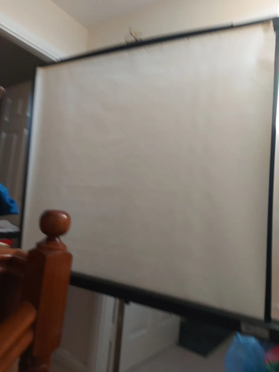 Vintage Projector screen, in very good working - Image 1