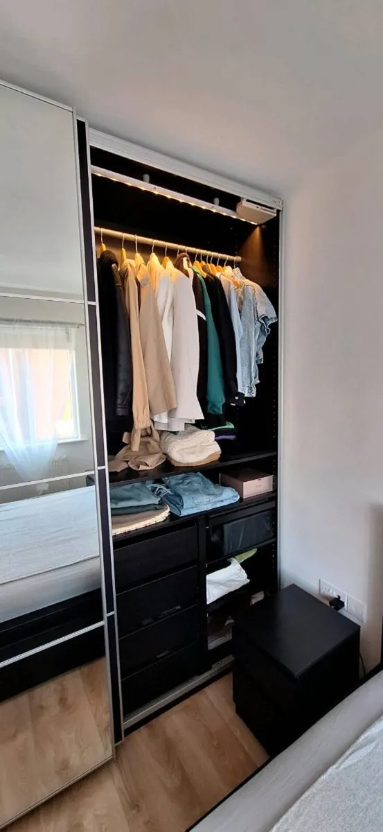 Bedroom furniture set - Image 4