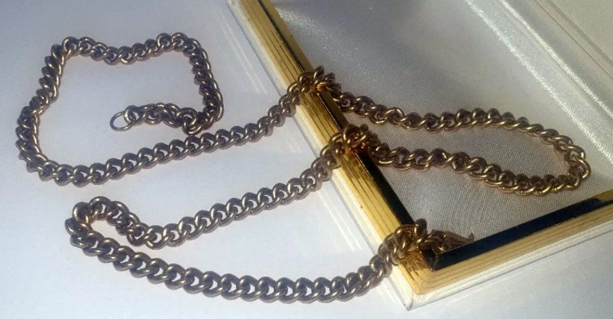 Pristine Vintage 9ct Solid Gold Heavy Chain - Image 3