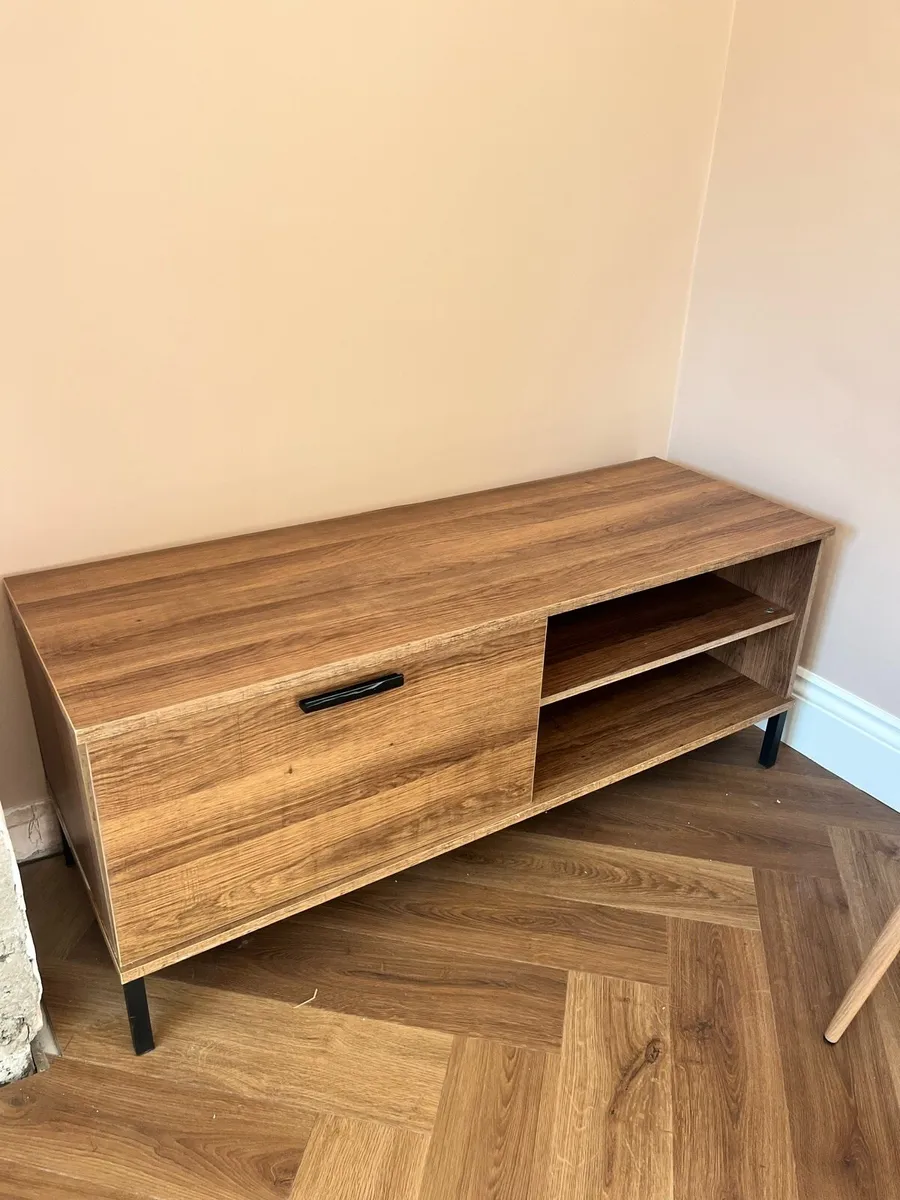 TV Table - Image 1