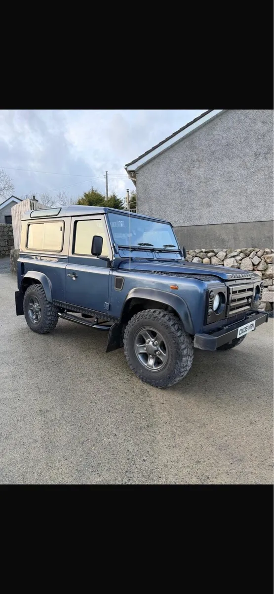 Land Rover - Image 1