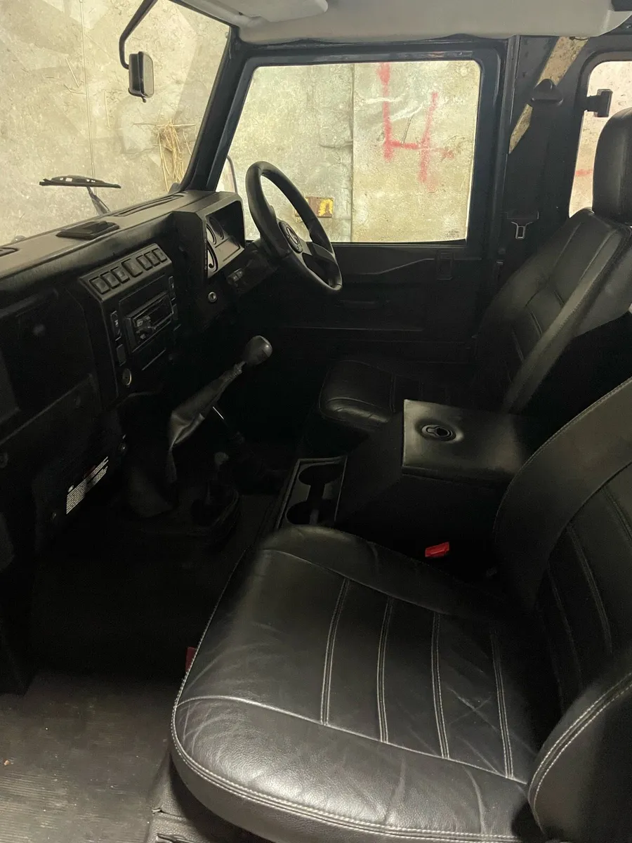 Land Rover - Image 4
