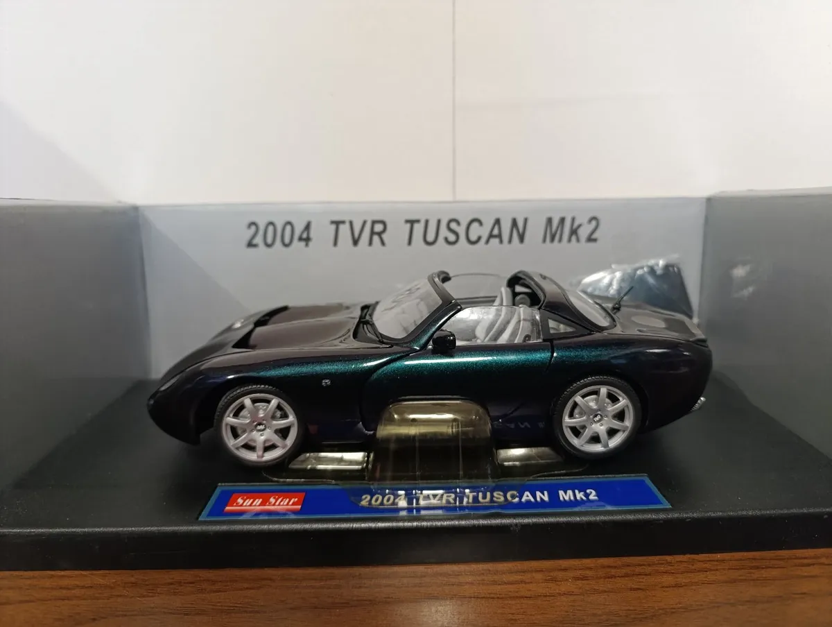 1:18 Die cast cars - Image 4