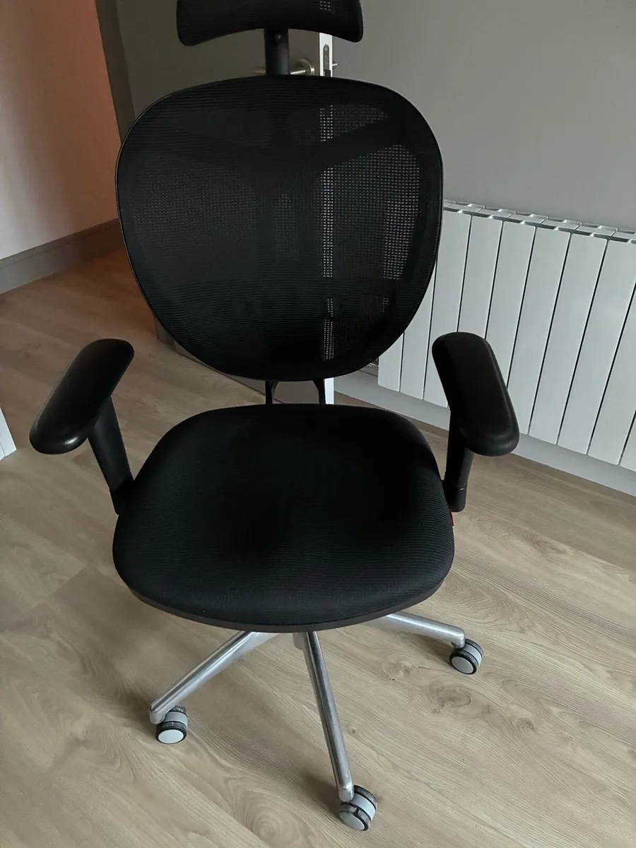 Office chair - Image 1