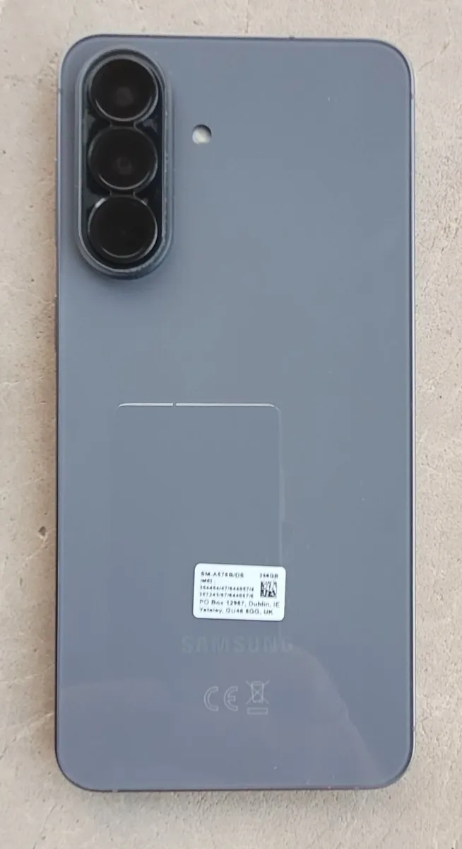 Samsung A57 256Gb, case and protector - Image 4