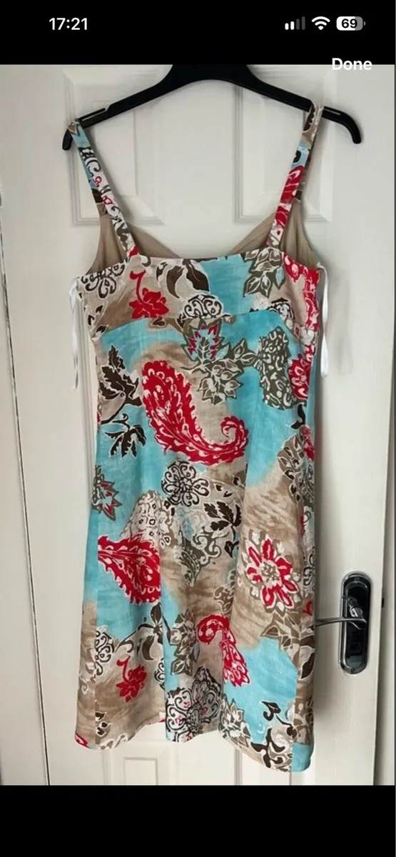 Ladies stunning dress size 8 €15 - Image 2