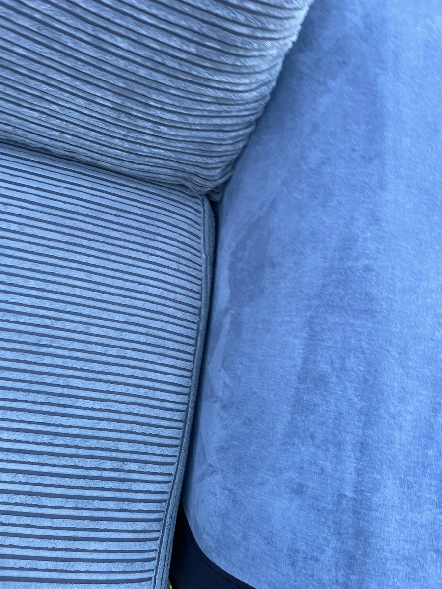 Grey l shaped corner sofa - Image 2