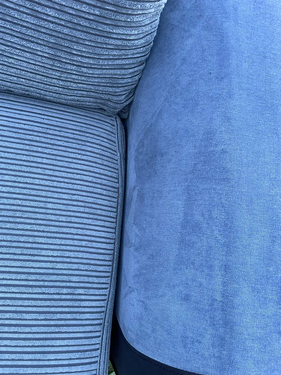 Grey l shaped corner sofa - Image 4