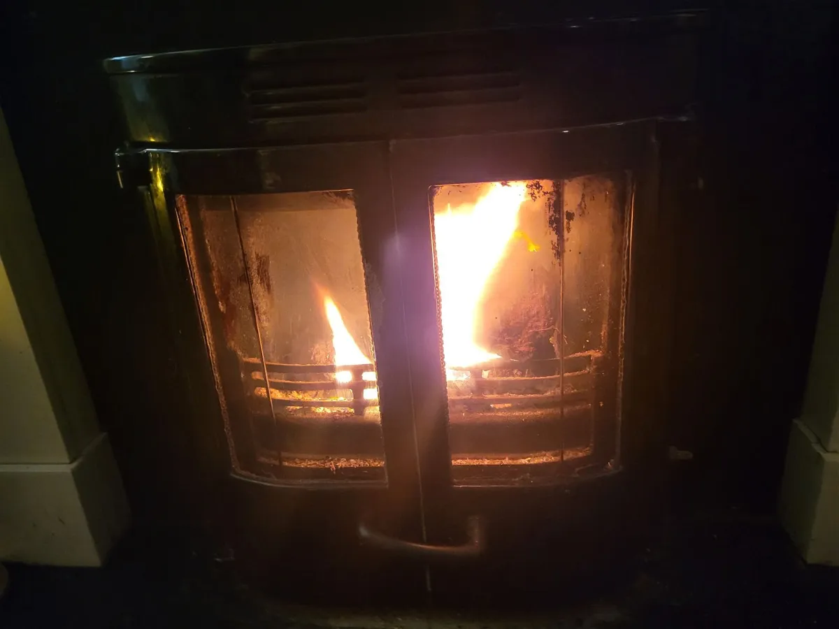 Stove with back boiler - Image 3