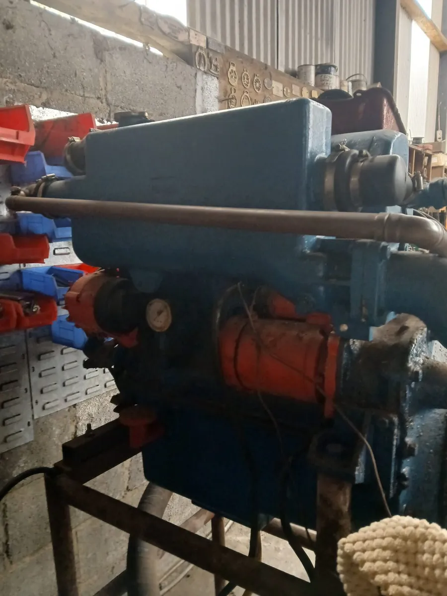 Ford boat engine - Image 3