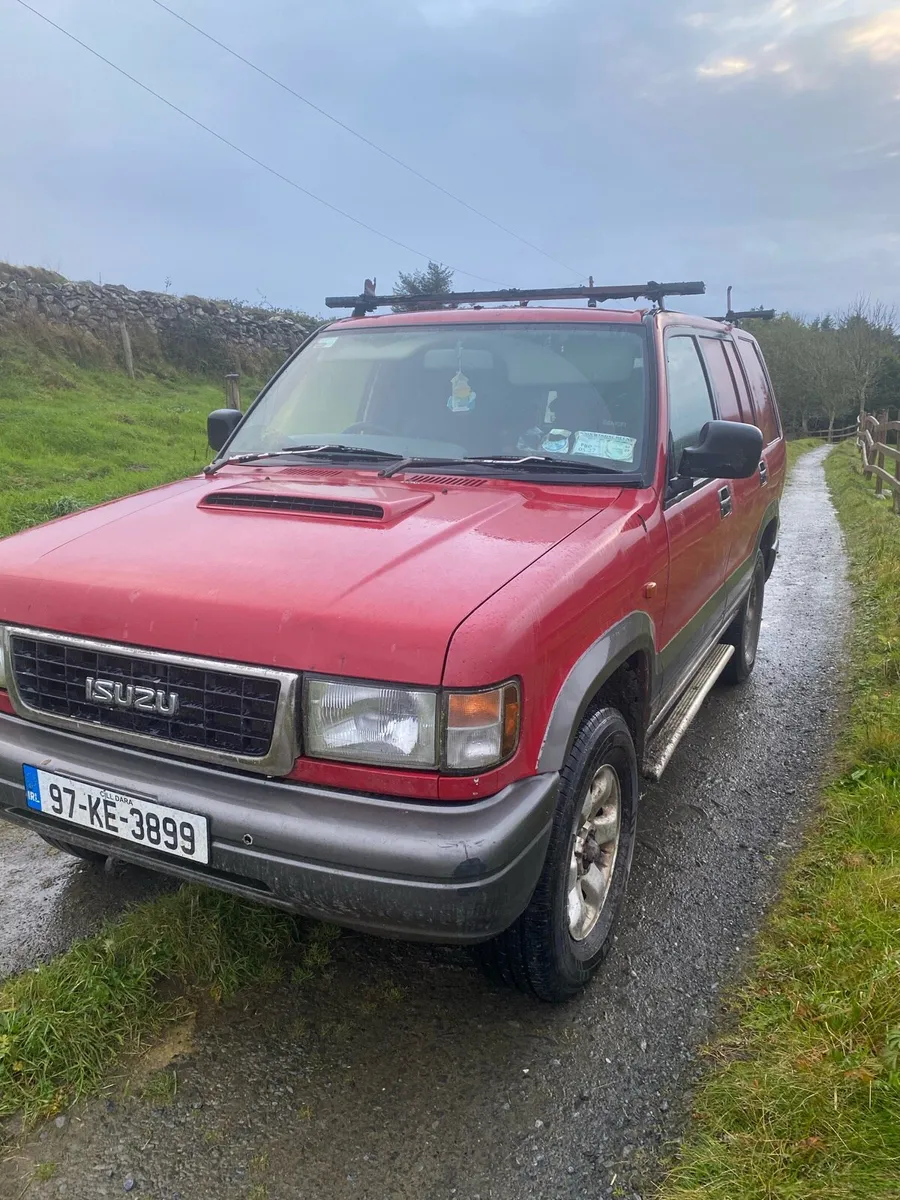 3.1 Isuzu trooper - Image 1