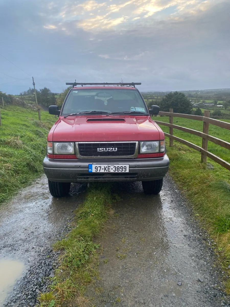 3.1 Isuzu trooper - Image 2