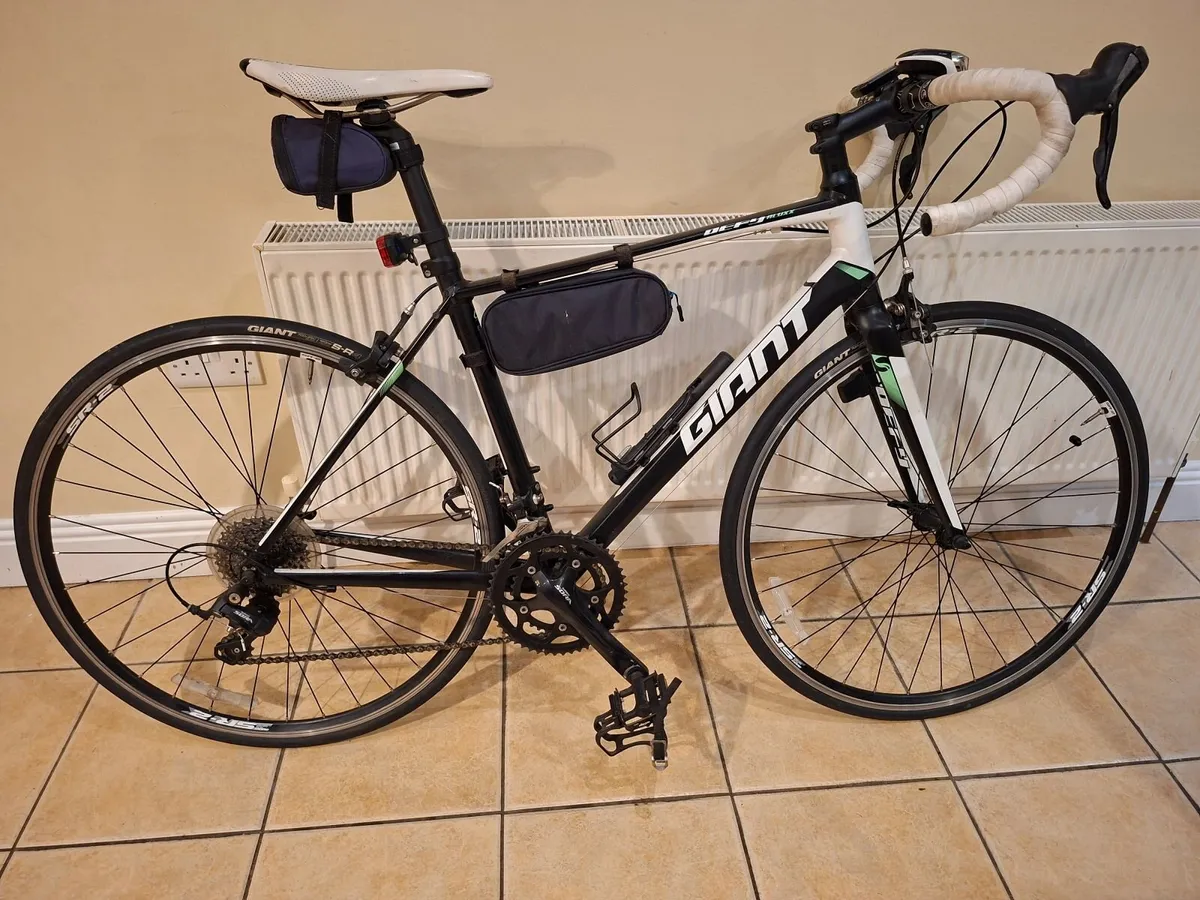 Road Bike Giant Defy Aluxx - Image 1