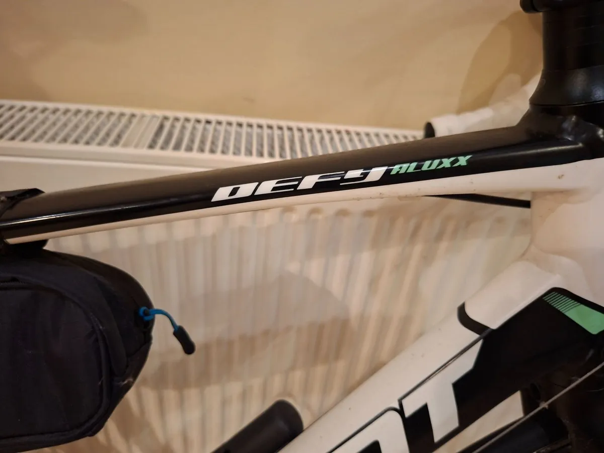 Road Bike Giant Defy Aluxx - Image 2