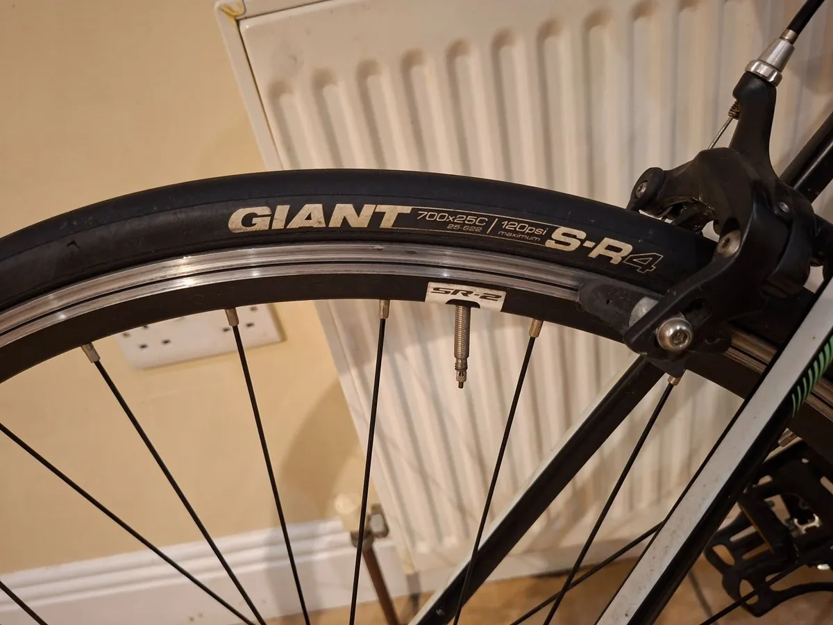 Road Bike Giant Defy Aluxx - Image 3