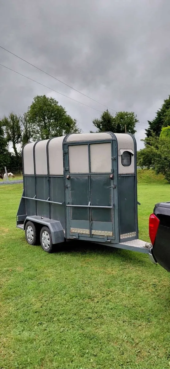 Horse box - Image 1