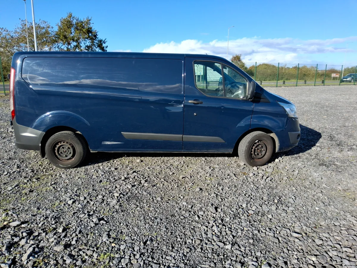 Unreserved  Auction  No Vat Transit Custom 2017 - Image 2