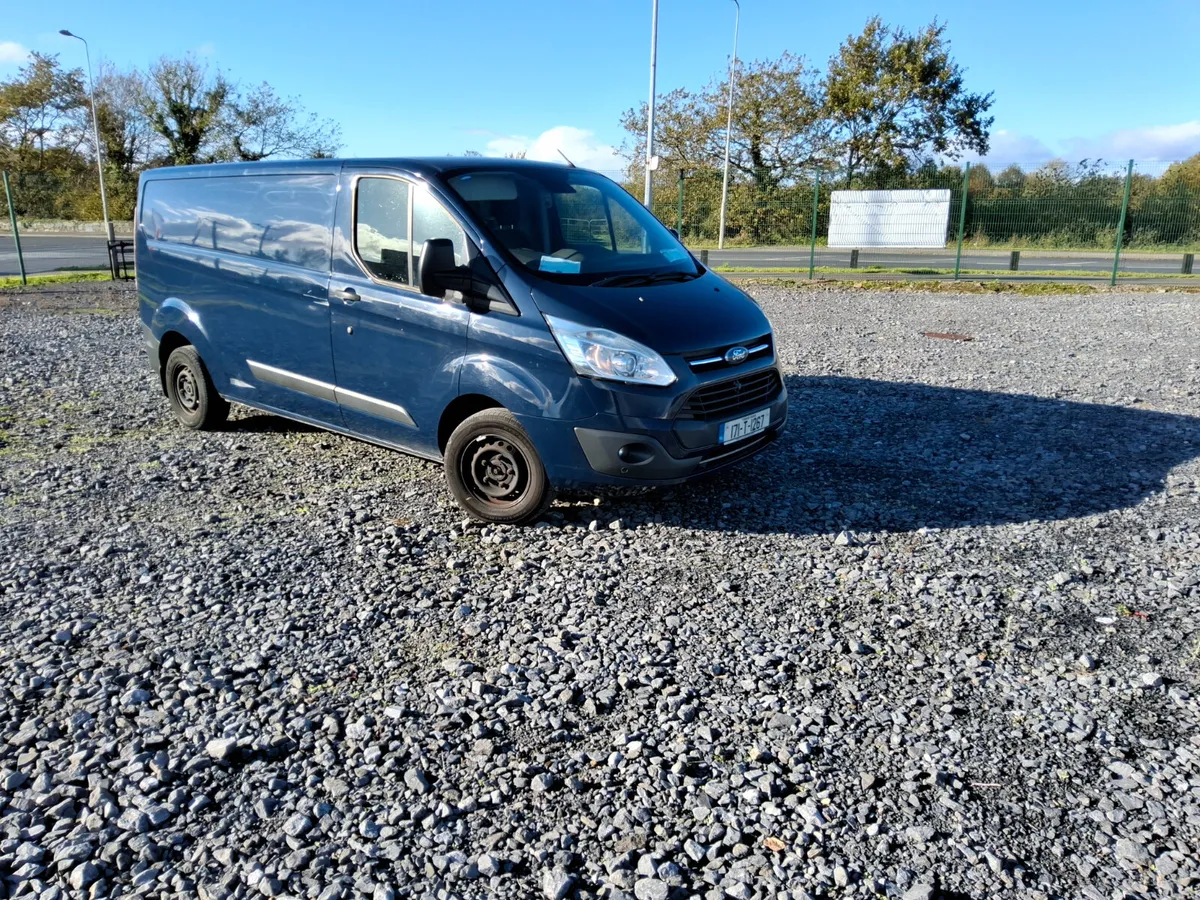 Unreserved  Auction  No Vat Transit Custom 2017 - Image 1