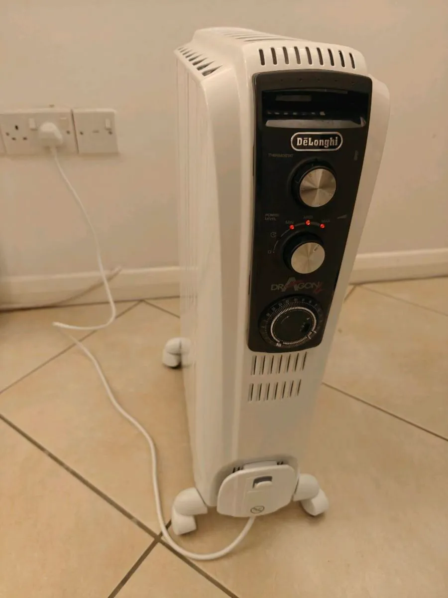 DeLonghi Dragon 4 2KW Oil Filled Radiator TRD40820 - Image 1