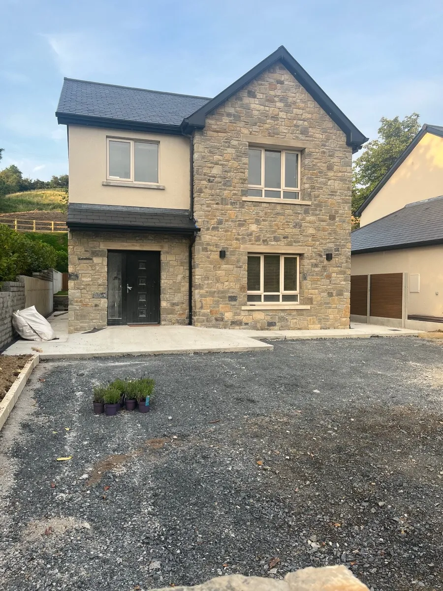 Building stone - Image 1
