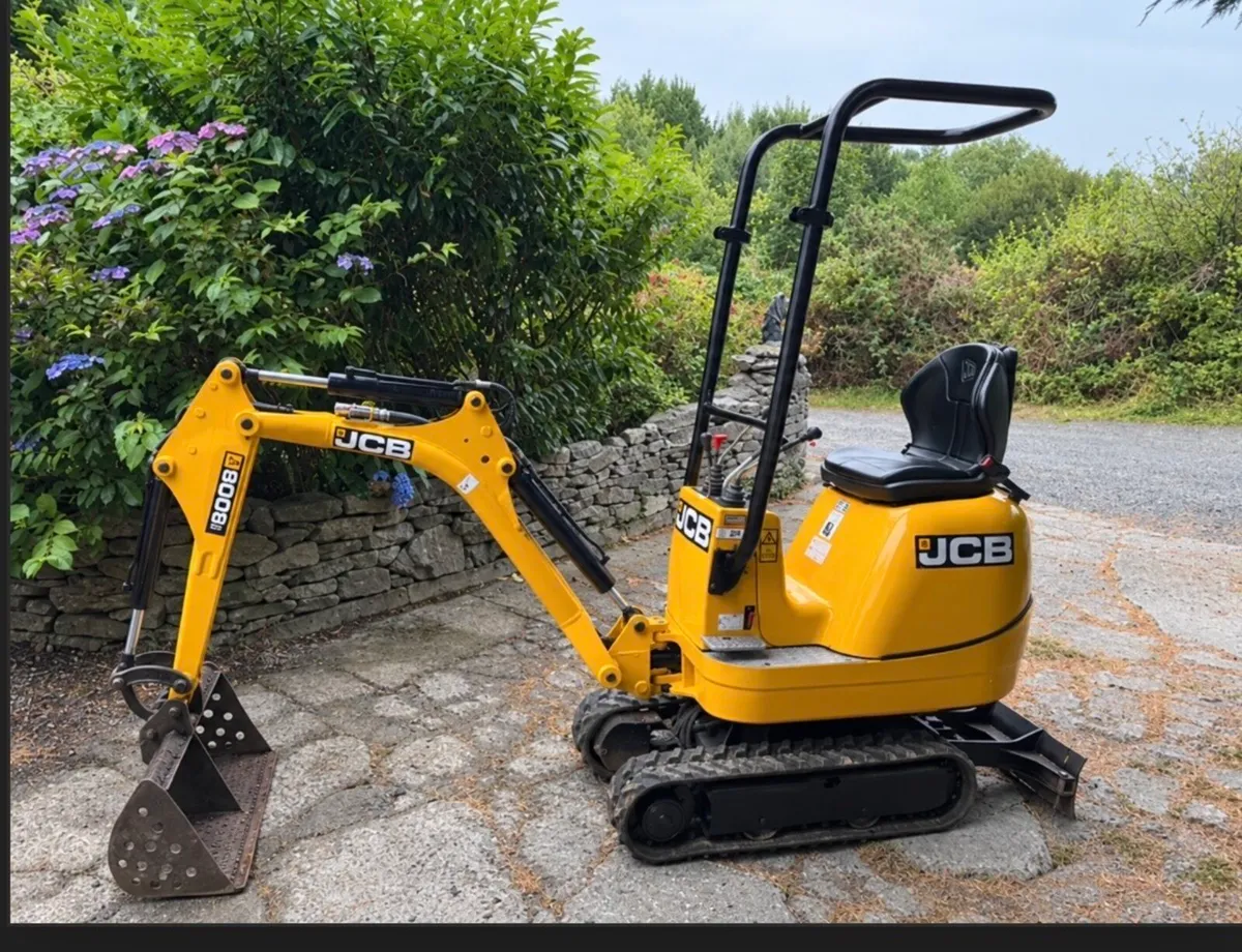 JCB 8008 Micro digger - Image 1