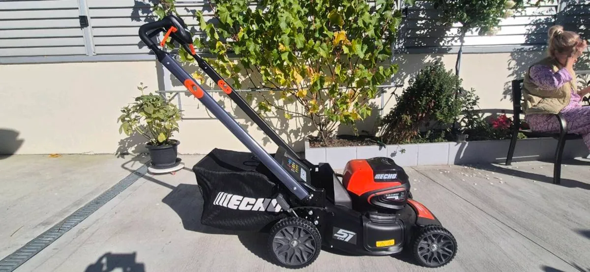 3-in-1 self-propelled 56V battery lawn mower https - Image 1
