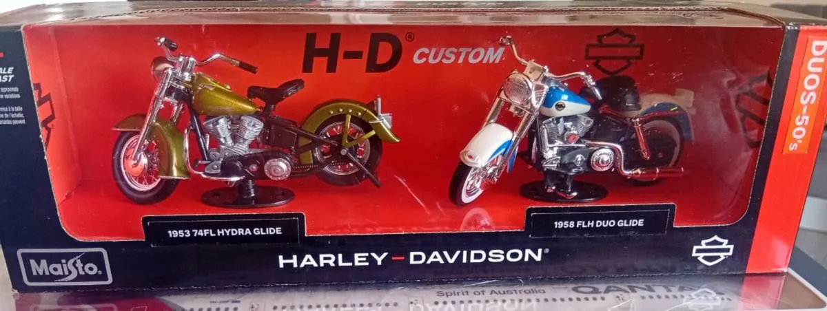 Harley Davidson motorbike diecast set - Image 1