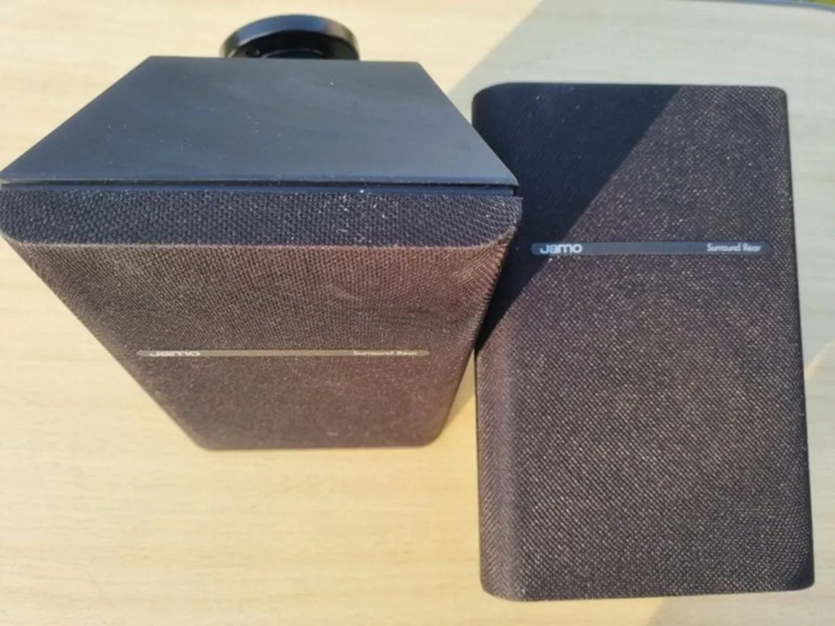 A pair of Jamo satellite (rear) speakers - Image 3
