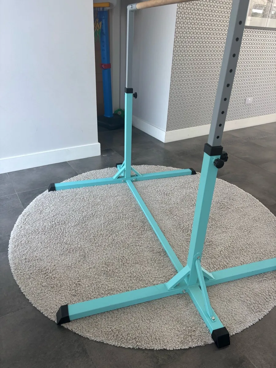 Gymnastics bar - Image 1