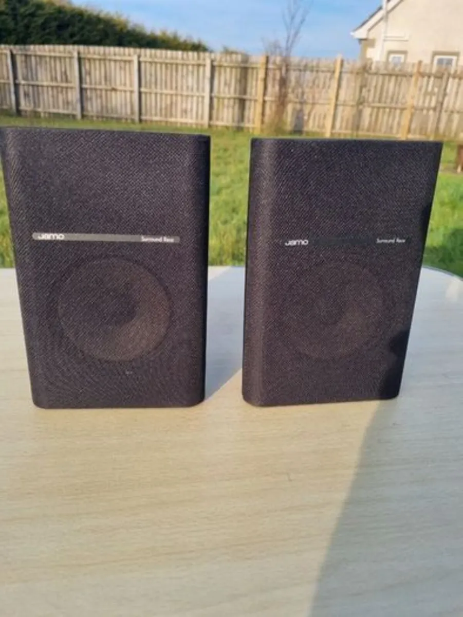 A pair of Jamo satellite (rear) speakers - Image 1