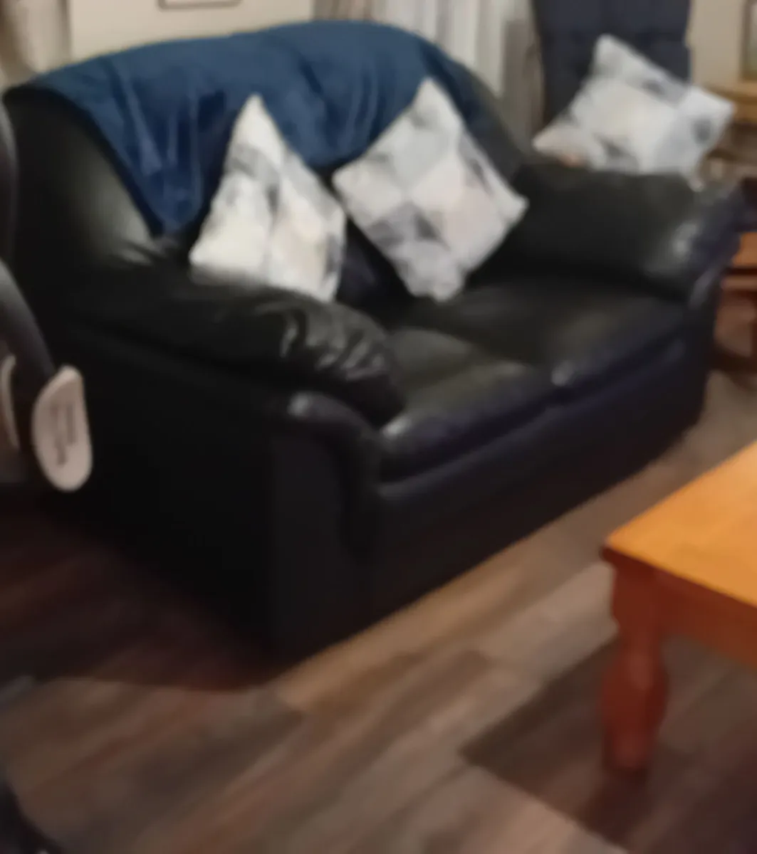 2 Seater Settee - Image 2