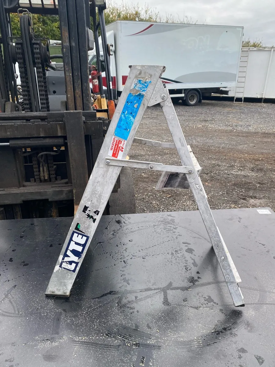 Small Step Ladder - Image 2