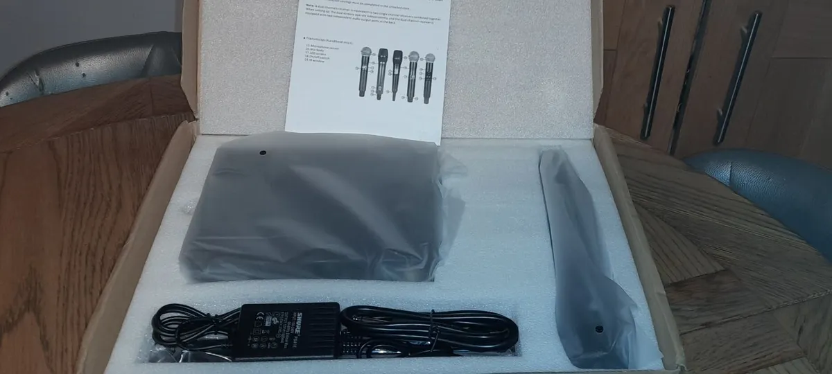 Shure wireless microphone - Image 2