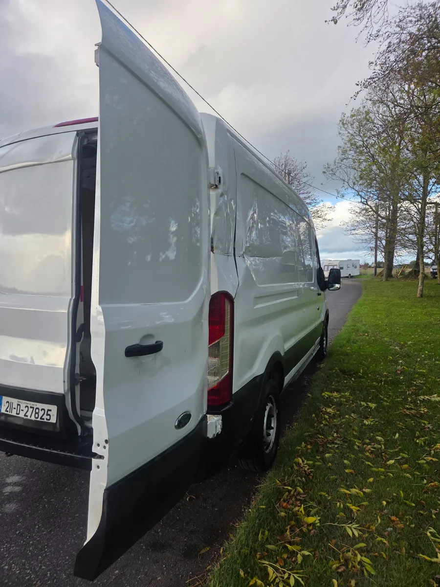 Ford Transit 2021 - Image 2