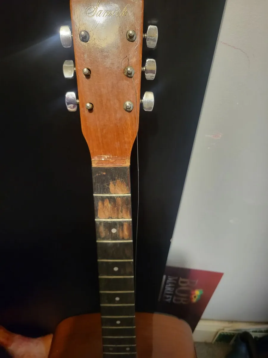 Guitar - Image 4