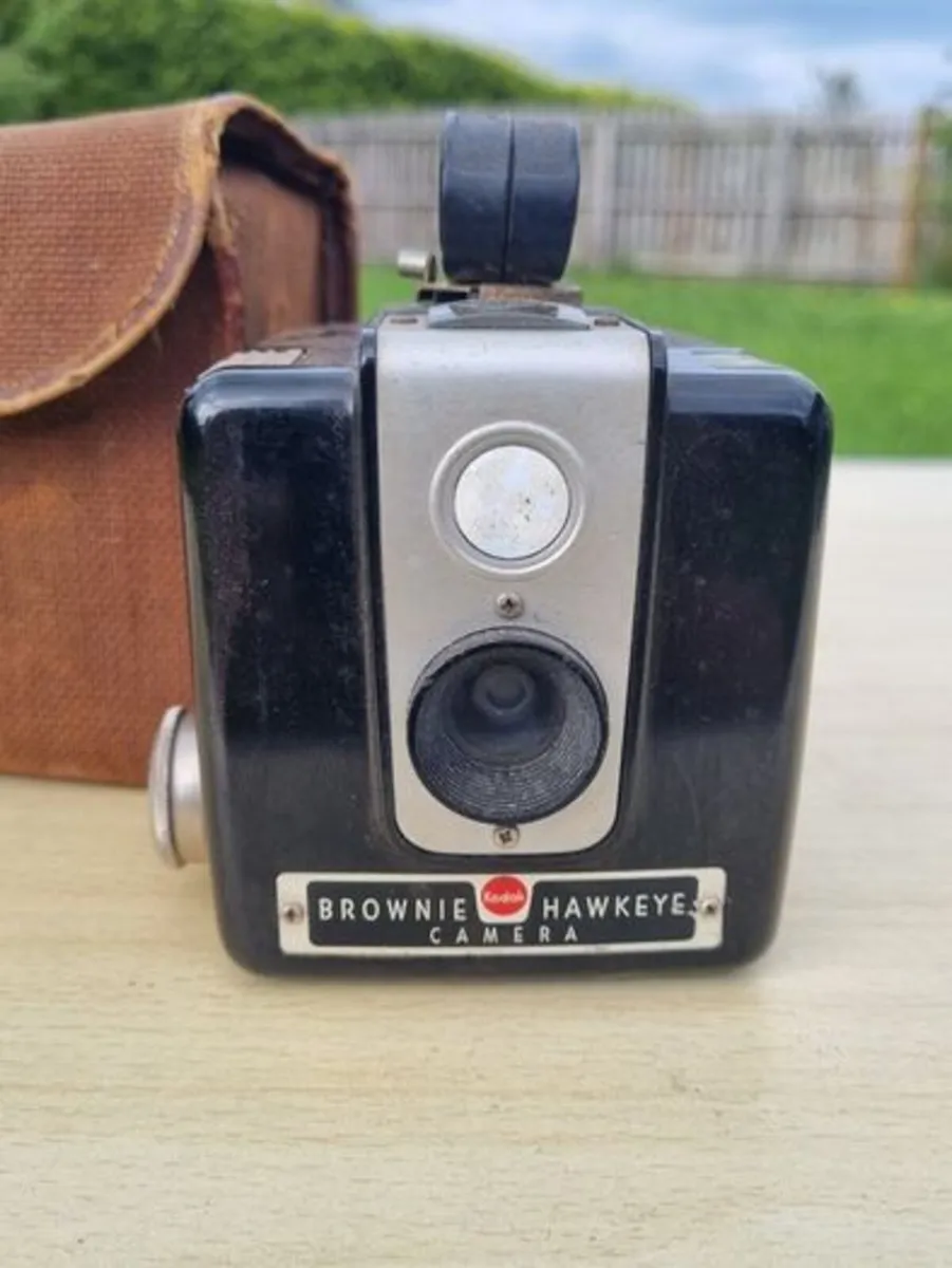 Vintage KODAK Brownie Hawkeye Camera - Image 1