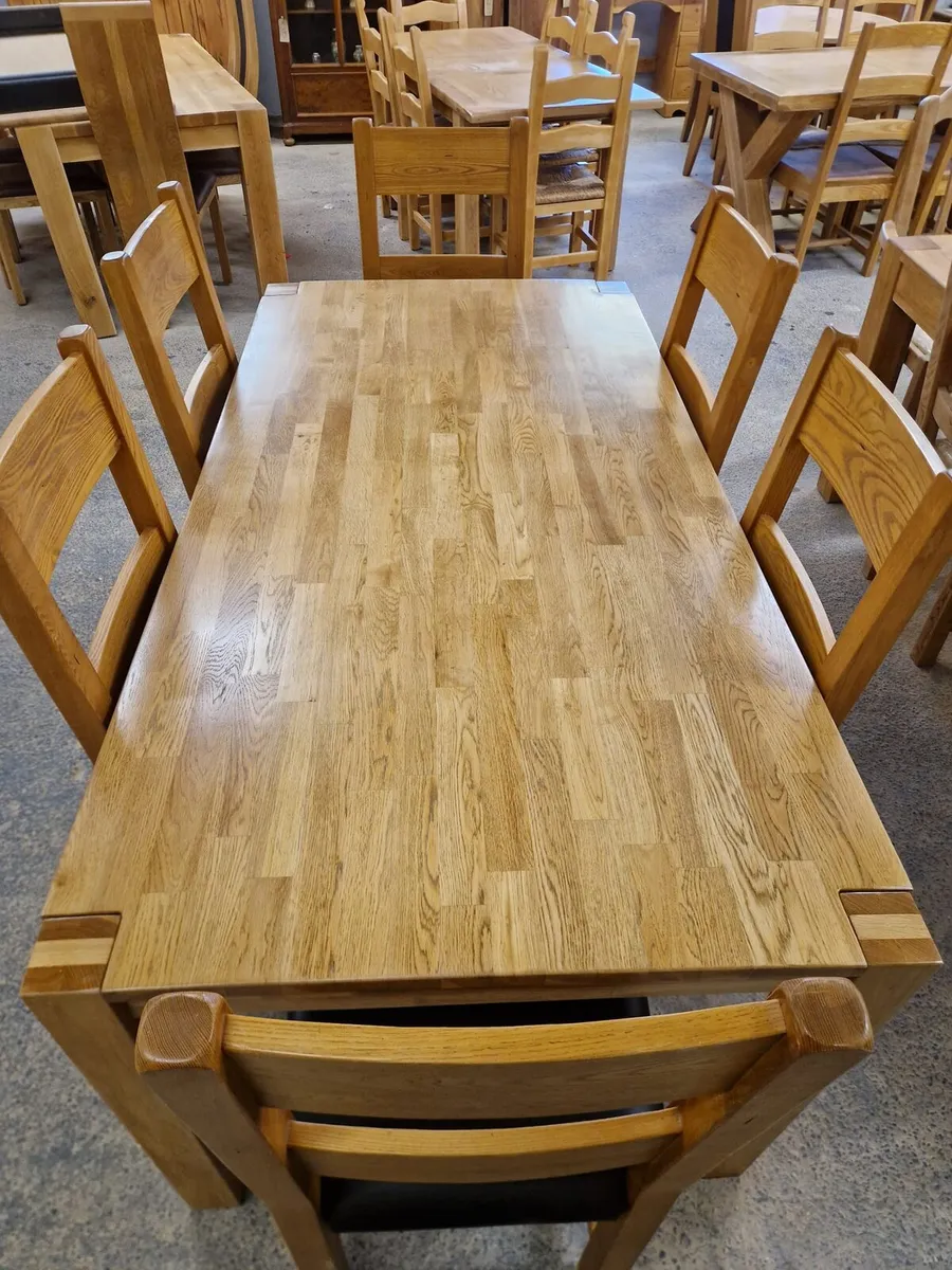 Solid oak table, 6 oak ladder back chairs - Image 3
