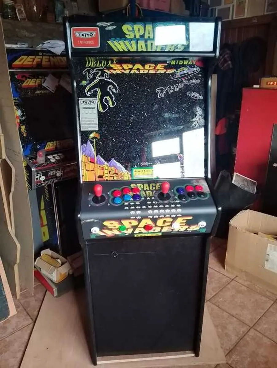 Arcade Cabinet - Image 4