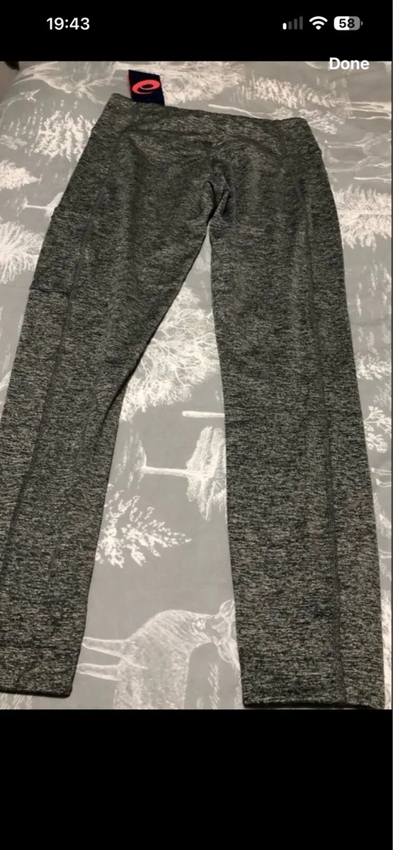 Ladies BNWT Ascis leggings size S €15 - Image 4