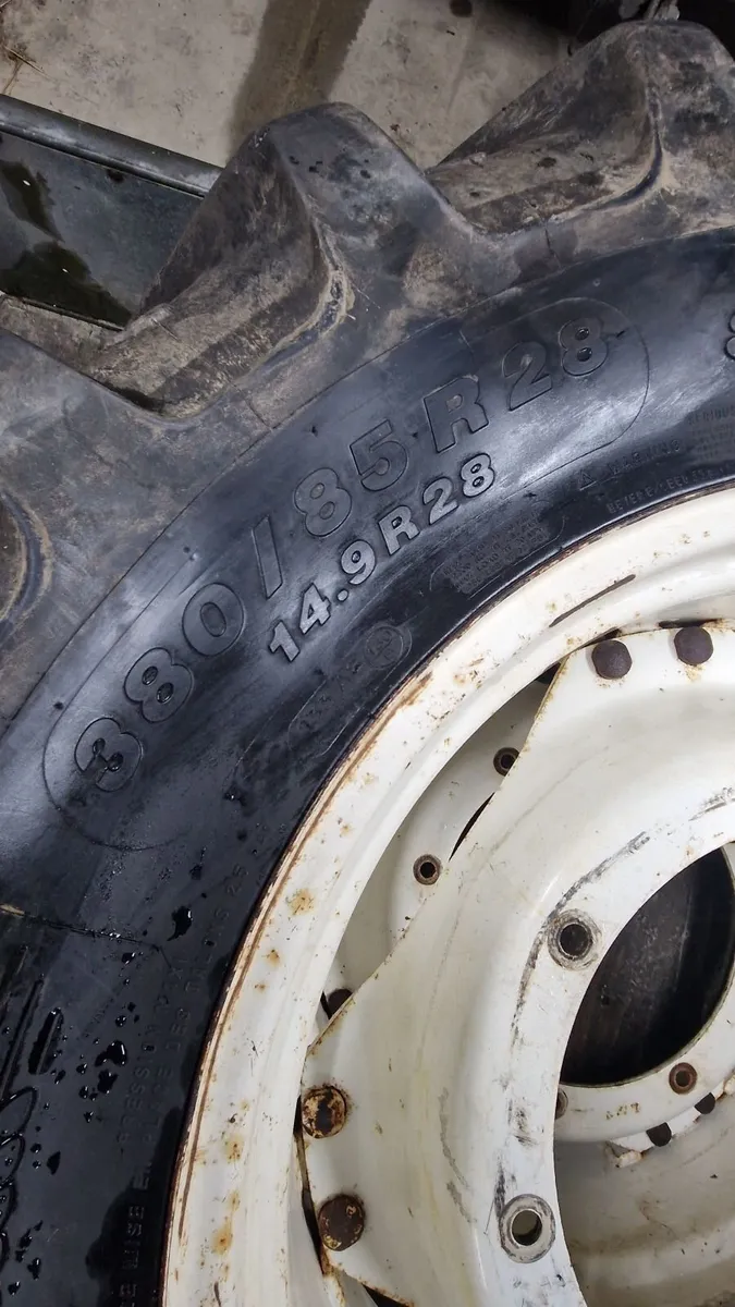 New Holland Tractor Rims and tyres - Image 4