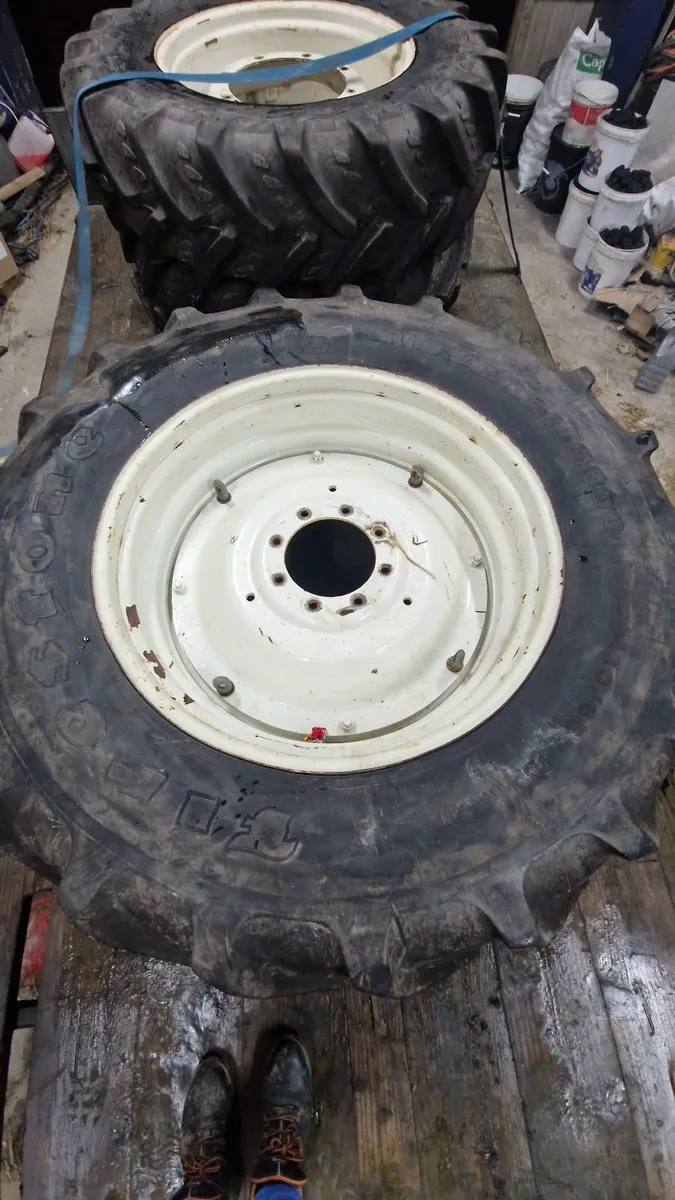 New Holland Tractor Rims and tyres - Image 3